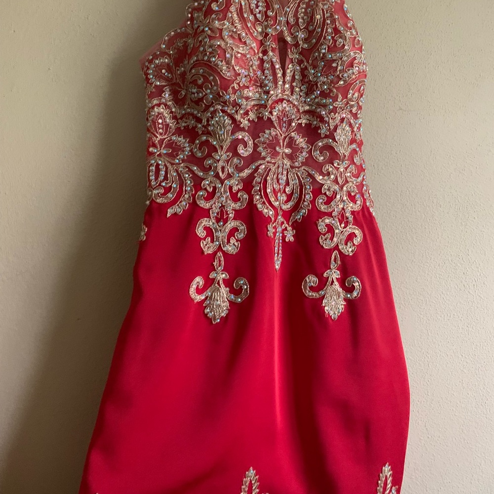 Dresses - Picture 6 of 8